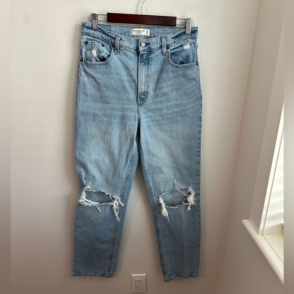 Abercrombie Ultra High Rise 90s Straight Jean - Picture 6 of 9